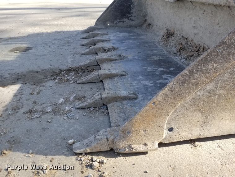 image for item GJ9177 2006 Bobcat S300 skid steer