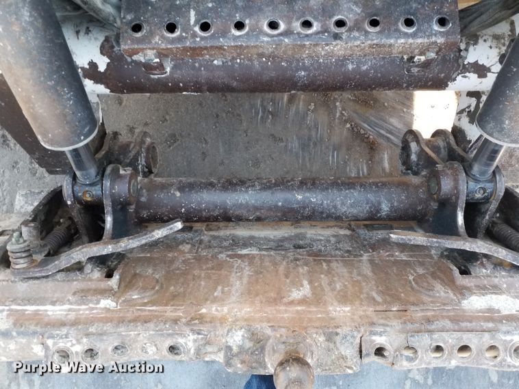 image for item GJ9177 2006 Bobcat S300 skid steer