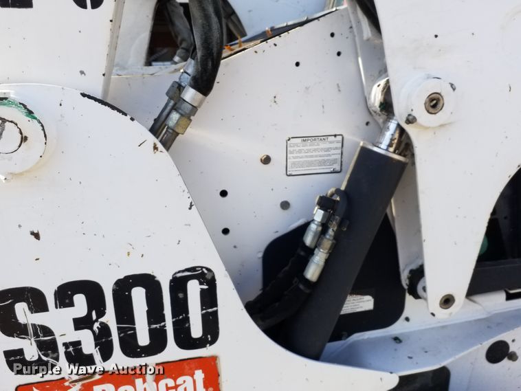 image for item GJ9177 2006 Bobcat S300 skid steer