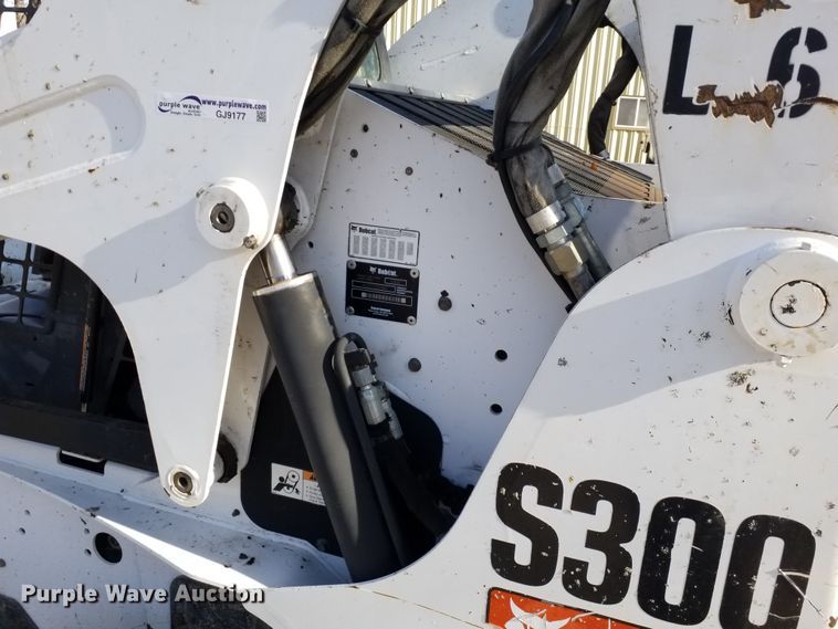 image for item GJ9177 2006 Bobcat S300 skid steer