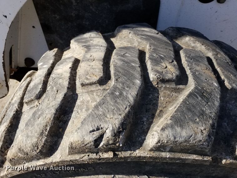 image for item GJ9177 2006 Bobcat S300 skid steer