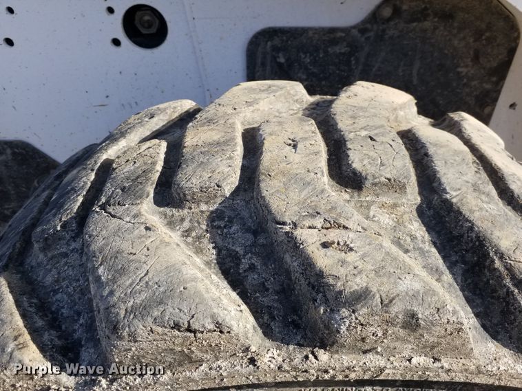 image for item GJ9177 2006 Bobcat S300 skid steer