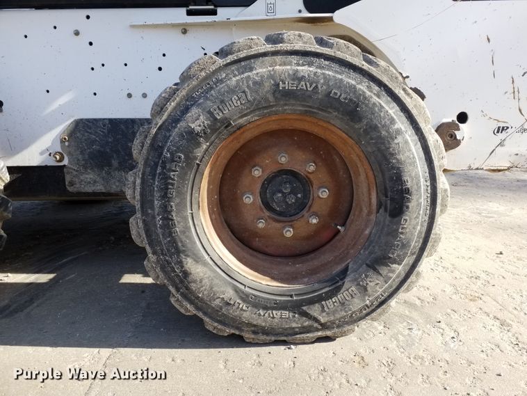 image for item GJ9177 2006 Bobcat S300 skid steer