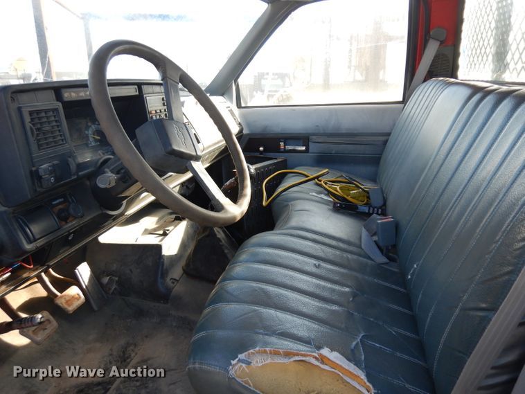 image for item GJ9212 1994 Chevrolet Kodiak C5500 flatbed truck