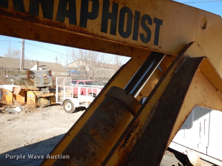 image for item GJ9212 1994 Chevrolet Kodiak C5500 flatbed truck