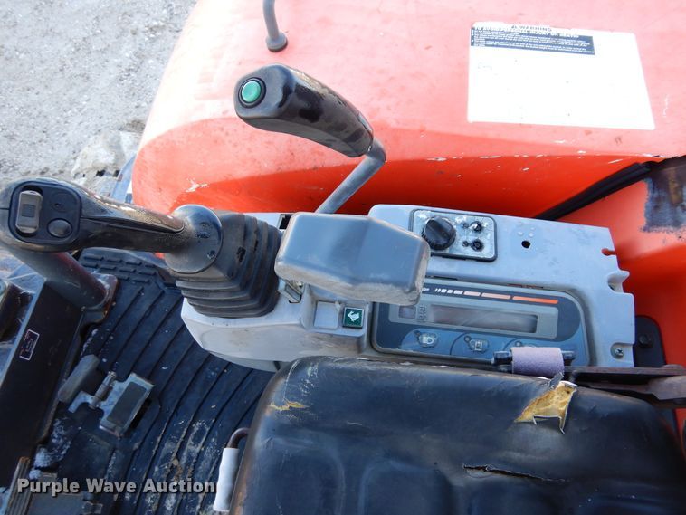 image for item H1209 Kubota U45 mini excavator