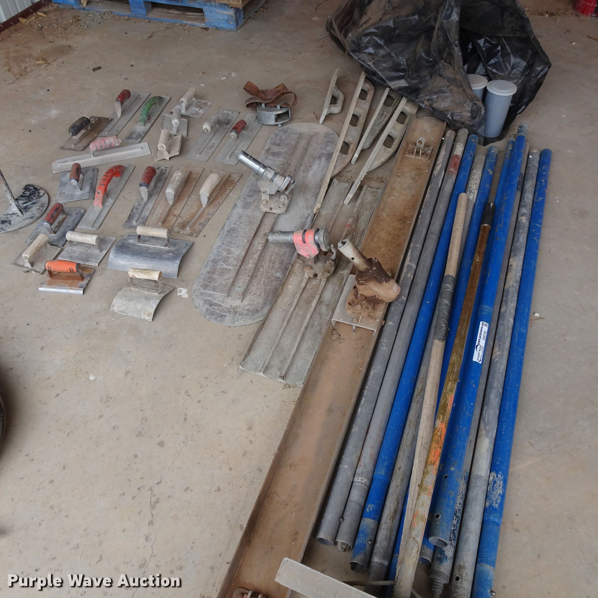 Concrete finishing tools in Levelland, TX Item GI9750 sold Purple Wave