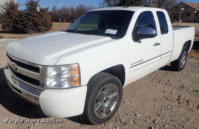 image for item DC3405 2010 Chevrolet Silverado 1500 Ext. Cab pickup truck