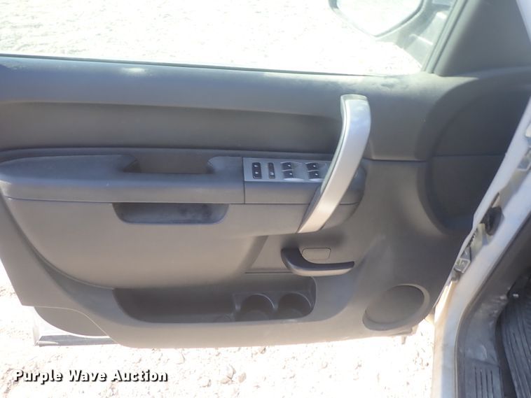 image for item DC3405 2010 Chevrolet Silverado 1500 Ext. Cab pickup truck