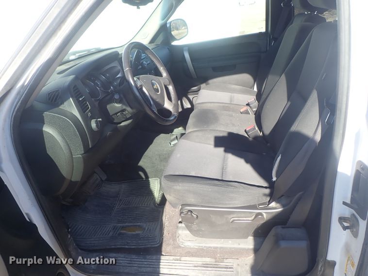 image for item DC3405 2010 Chevrolet Silverado 1500 Ext. Cab pickup truck