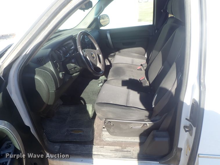 image for item DC3405 2010 Chevrolet Silverado 1500 Ext. Cab pickup truck