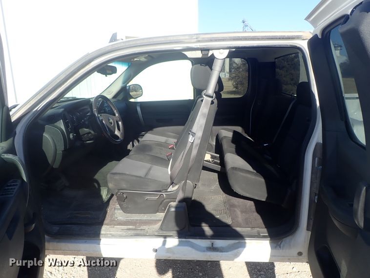 image for item DC3405 2010 Chevrolet Silverado 1500 Ext. Cab pickup truck