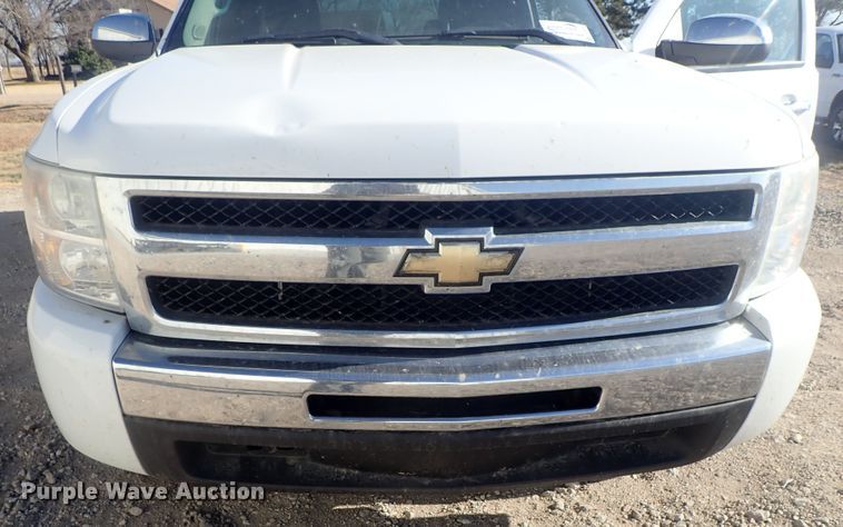 image for item DC3405 2010 Chevrolet Silverado 1500 Ext. Cab pickup truck