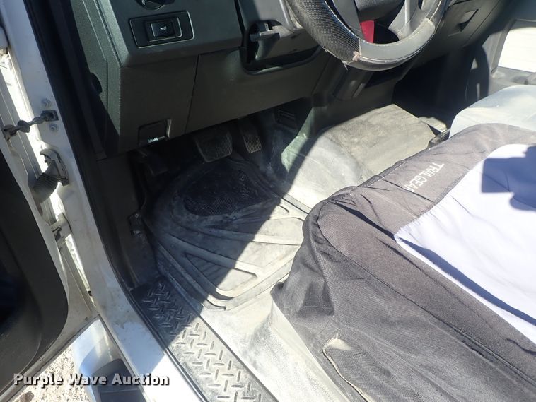 image for item DC3407 2012 Ford F150 SuperCab pickup truck