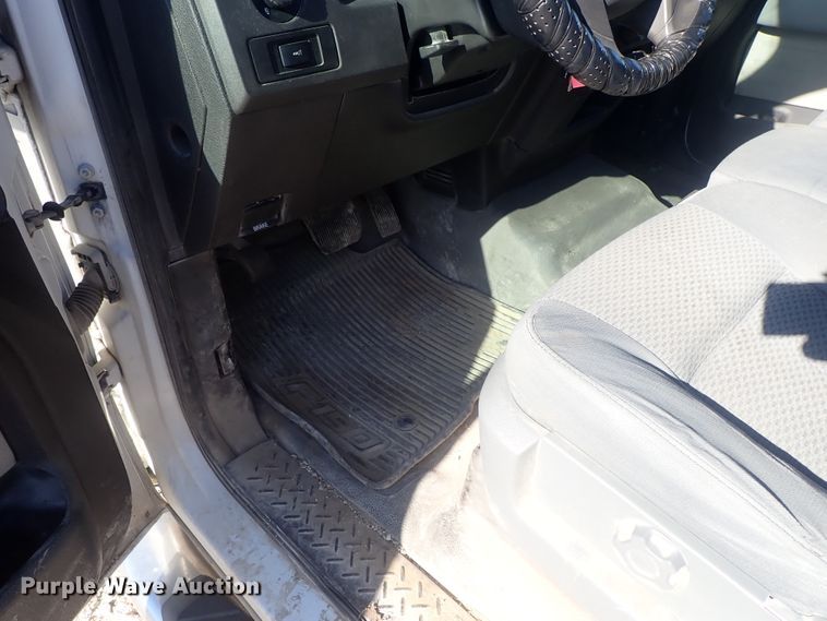 image for item DC3409 2012 Ford F150 SuperCab pickup truck