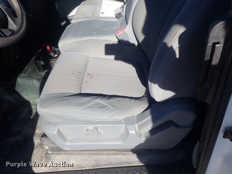 image for item DC3411 2013 Ford F150 SuperCab pickup truck