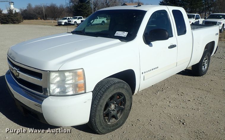 image for item DC3412 2007 Chevrolet Silverado 1500 Ext. Cab pickup truck