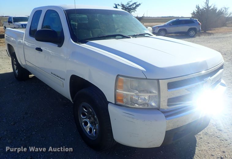 image for item DC3412 2007 Chevrolet Silverado 1500 Ext. Cab pickup truck