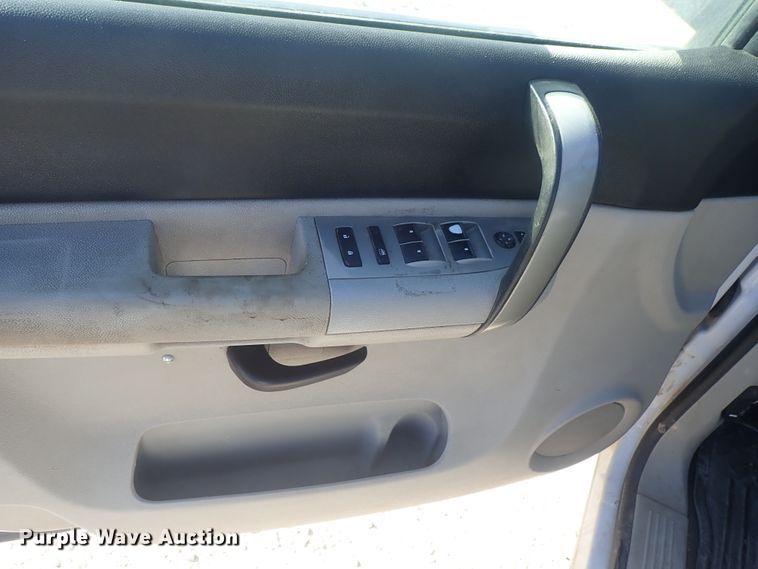 image for item DC3412 2007 Chevrolet Silverado 1500 Ext. Cab pickup truck