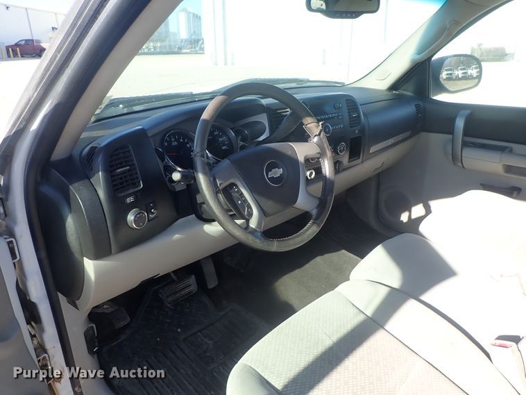 image for item DC3412 2007 Chevrolet Silverado 1500 Ext. Cab pickup truck