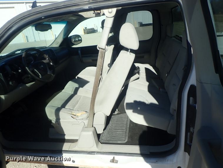 image for item DC3412 2007 Chevrolet Silverado 1500 Ext. Cab pickup truck