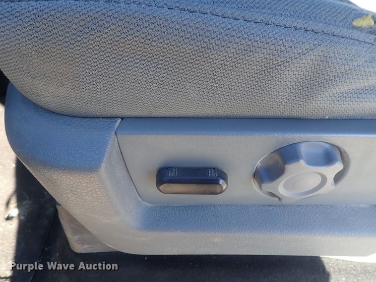 image for item DC3413 2012 Ford F150 SuperCab pickup truck