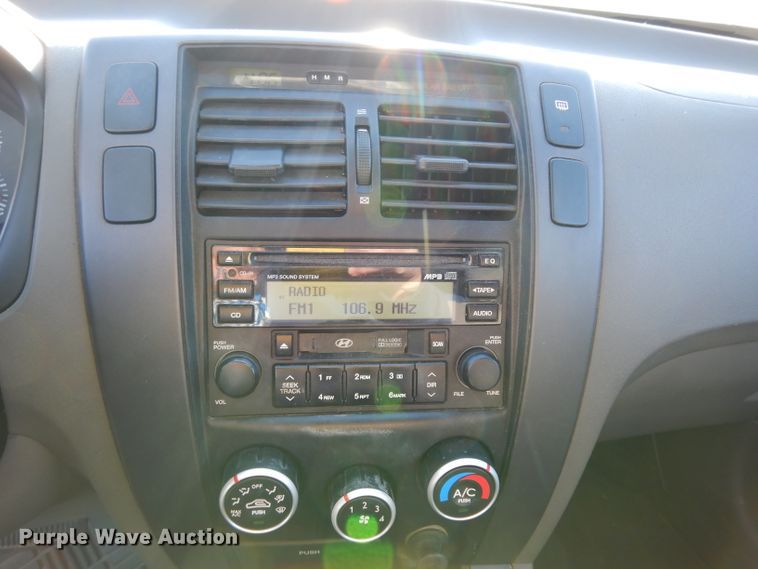 image for item DE4184 2007 Hyundai Tucson SUV