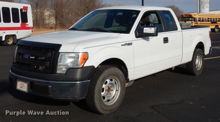 image for item DE4203 2013 Ford F150 XL SuperCab pickup truck