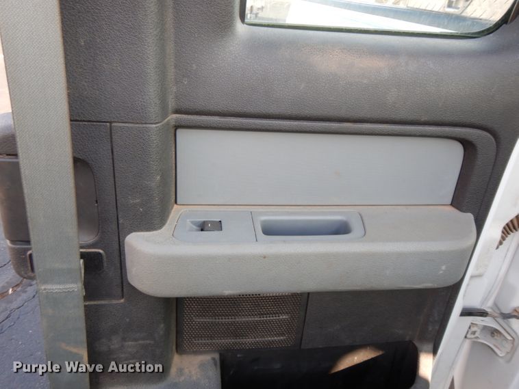 image for item DE4203 2013 Ford F150 XL SuperCab pickup truck