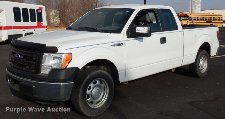 image for item DE4204 2013 Ford F150 XL SuperCab pickup truck