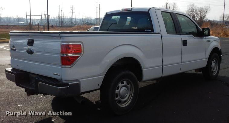 image for item DE4204 2013 Ford F150 XL SuperCab pickup truck