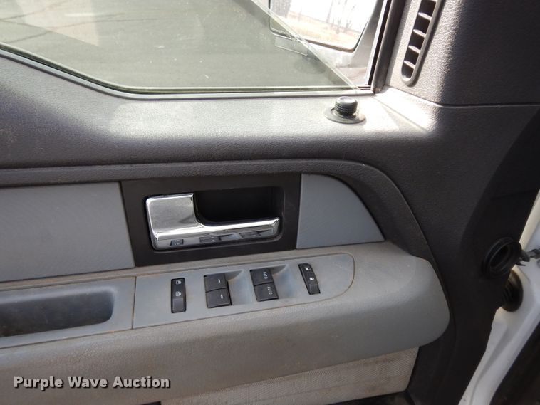 image for item DE4204 2013 Ford F150 XL SuperCab pickup truck