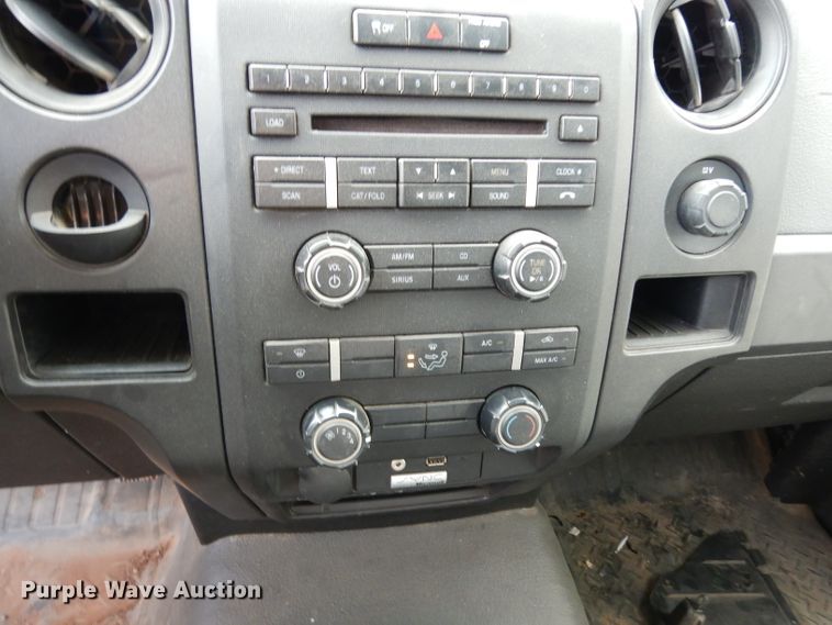 image for item DE4204 2013 Ford F150 XL SuperCab pickup truck