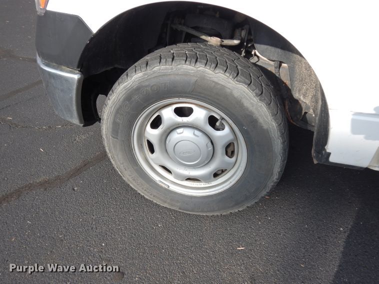 image for item DE4204 2013 Ford F150 XL SuperCab pickup truck