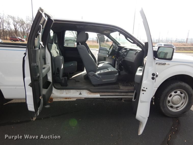 image for item DE4204 2013 Ford F150 XL SuperCab pickup truck