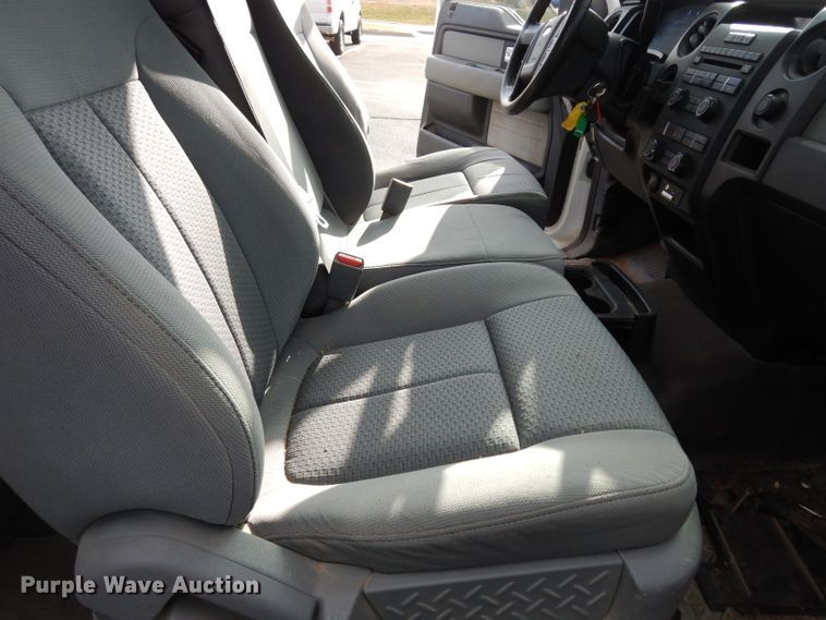 image for item DE4204 2013 Ford F150 XL SuperCab pickup truck