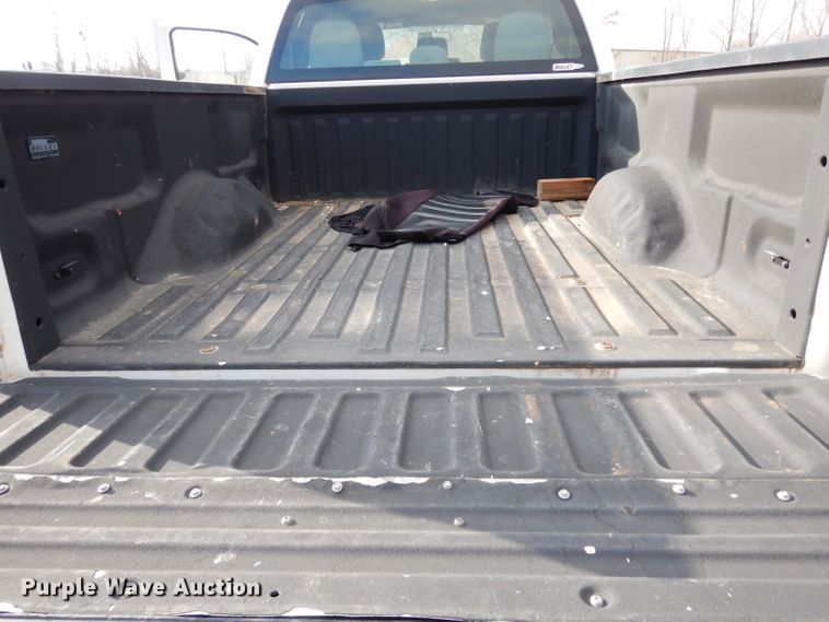 image for item DE4204 2013 Ford F150 XL SuperCab pickup truck