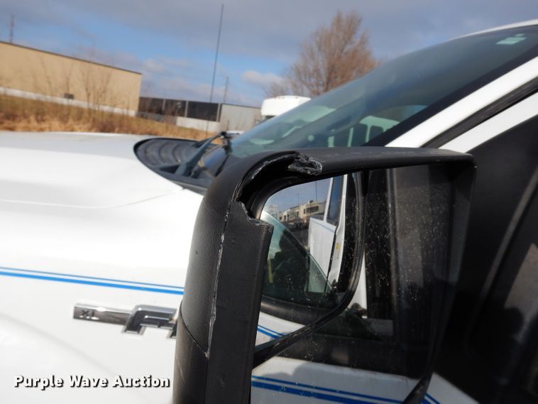 image for item DE4204 2013 Ford F150 XL SuperCab pickup truck