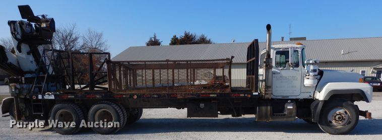 image for item DF6619 1996 Mack RD688S crane truck