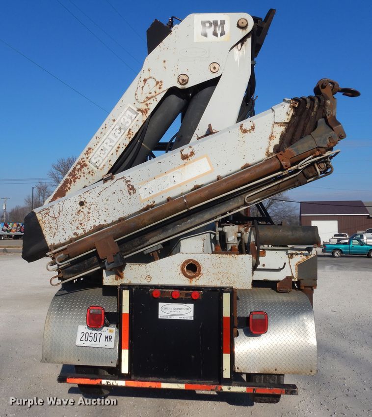 image for item DF6619 1996 Mack RD688S crane truck