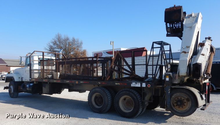 image for item DF6619 1996 Mack RD688S crane truck