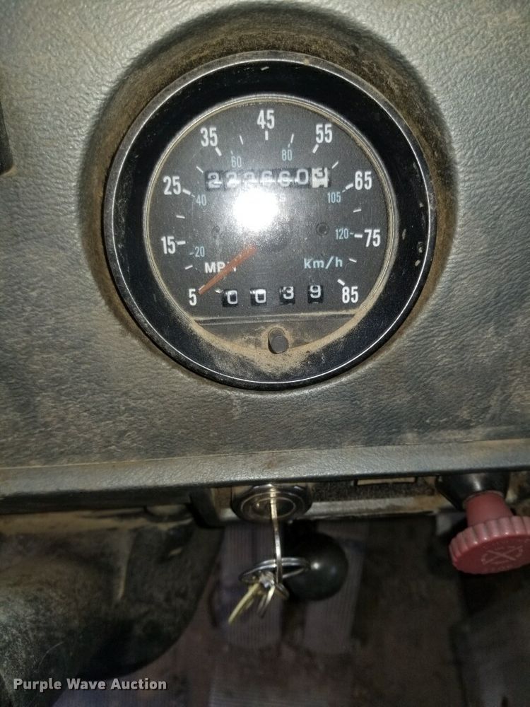 image for item DF6619 1996 Mack RD688S crane truck