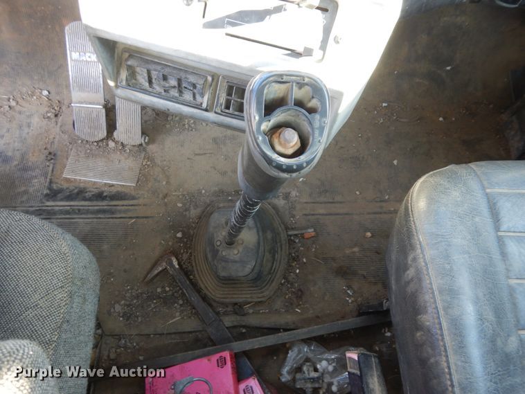 image for item DF6619 1996 Mack RD688S crane truck