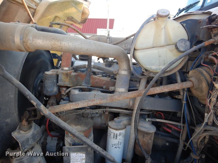 image for item DF6619 1996 Mack RD688S crane truck