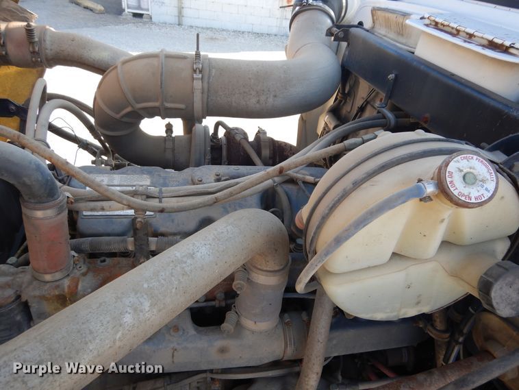 image for item DF6619 1996 Mack RD688S crane truck