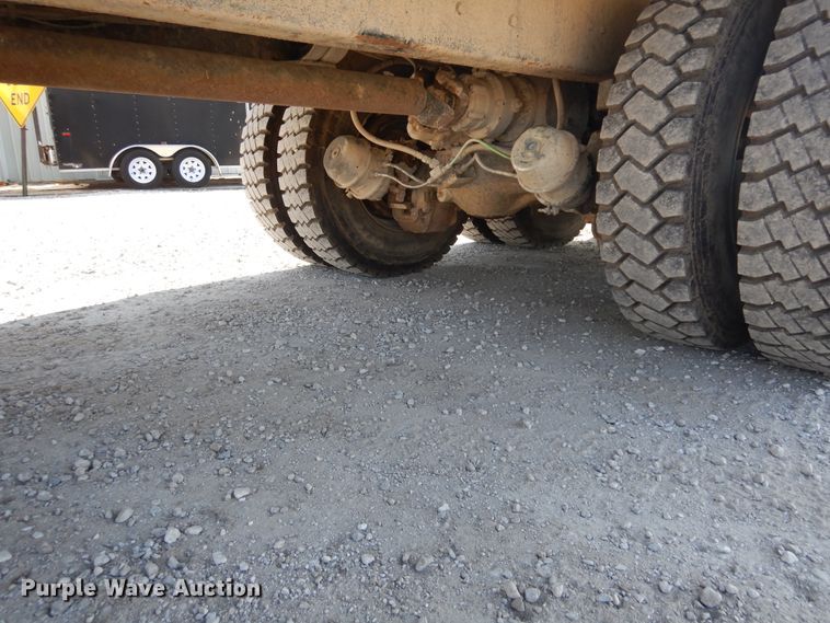 image for item DF6619 1996 Mack RD688S crane truck