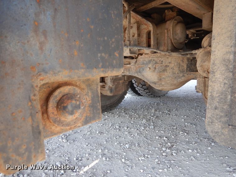 image for item DF6619 1996 Mack RD688S crane truck