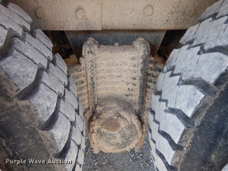 image for item DF6619 1996 Mack RD688S crane truck