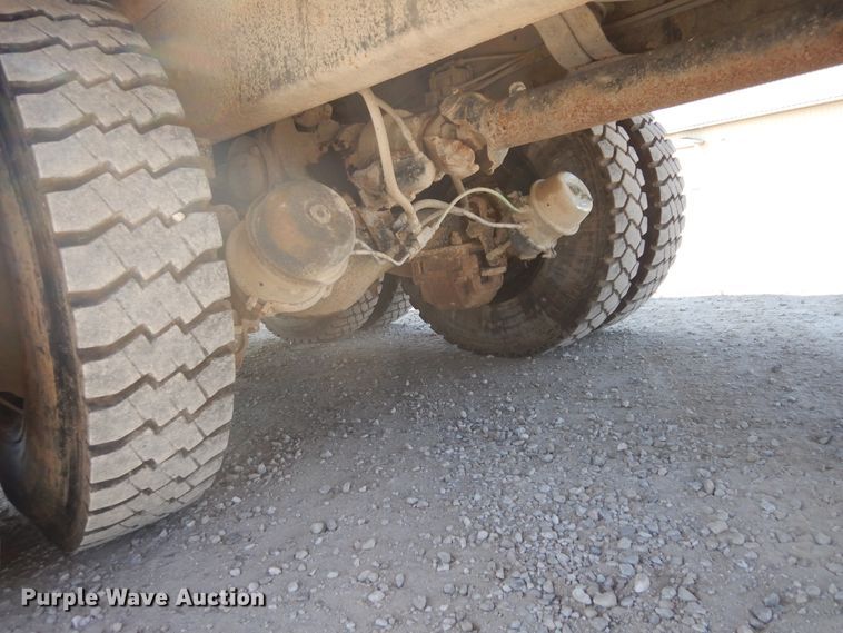 image for item DF6619 1996 Mack RD688S crane truck