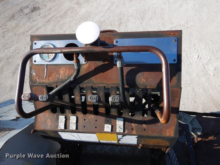 image for item DF6619 1996 Mack RD688S crane truck